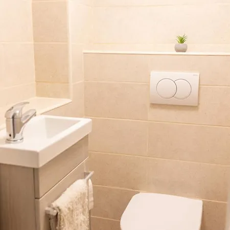 Apartman Flóra *