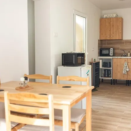 Apartman Flóra *
