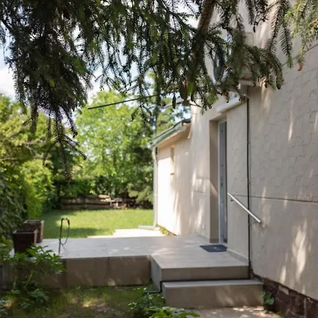 Apartman Flóra *